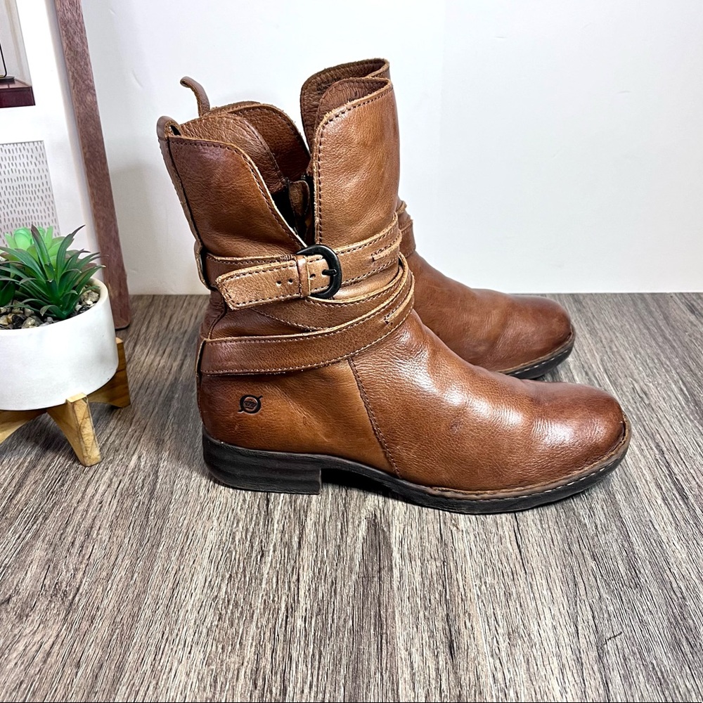 Born | Women's Leandra Cognac Leather Side Zip Heeled Ankle Moto Boots Size 9